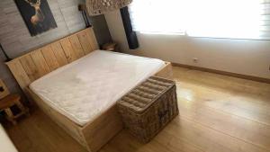 Our Woodhouse Resteigne