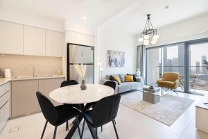 SmartStay at Burj Royale - Full Burj Khalifa View - Brand New Luxury Apartments