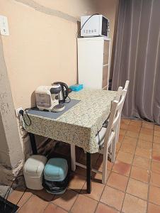 Suite indépendante avec salle de bain à la campagne