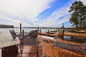 Lakefront Stillwaters Villa with Deck and Private Dock