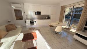 Avenue de Madrid 19 - Croisette Madrid