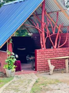 The Garlic Lodge