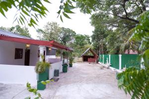 The Garlic Lodge