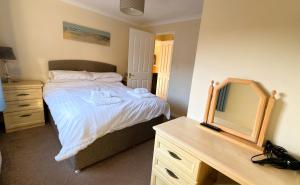 Family Friendly Lodge sleeping 5 with Hot Tub - Devon