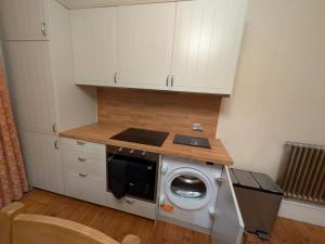 3 Bedroom villa attached to Host home free parking