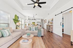 Pet Friendly Beach House - Salt Therapy by Panhandle Getaways