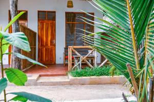 Ushongo Beach Bandas