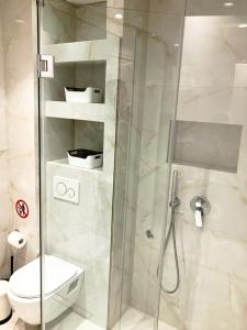 Luxurious Hospitality 3 minutes from 2 Metro Stations