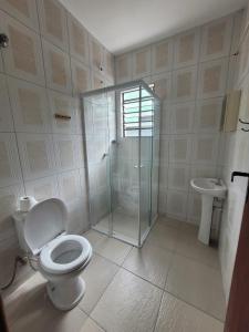 CASA COM PISCINA - 3 Quartos