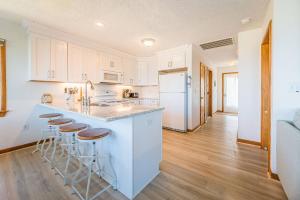 K1034 Wildest Dream. Direct Ocean Access, Ocean Views