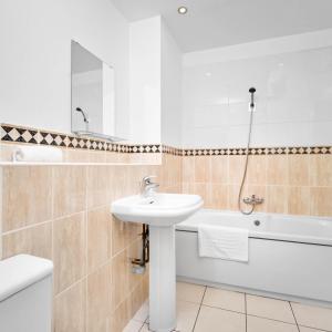 Spacious 2 Bed City Centre Apartment - JQ - Fast WiFi - Netflix 1LEX