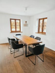 Chalet Kreuth II - Private Alpine Chalet next to Tegernsee for Family & Friends - including Sauna & free parking