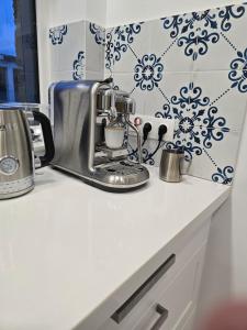 Bluevera sandy beachfront villa-Aidipsos bay