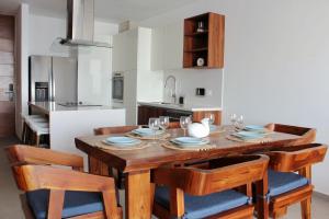 Oceanfront Apartment Luxury, Relaxation and Views