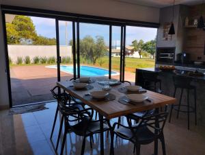 Sobrado 3 Quartos com Piscina - Rivieira Santa Cristina 3