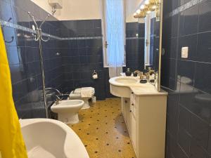 Delpinos House, Castelletto Genova