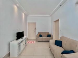 Apto para 4 pessoas e com Ar no quarto a 1 quadra da Praia