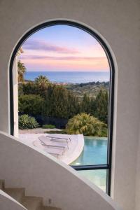 Luxury Sea Views Smart Villa Luz Bliss, 2 Stunning Sea Views, Infinity Pool, Sauna, Gym, Home Cinema, Full Smart Home Technology and Full Privacy