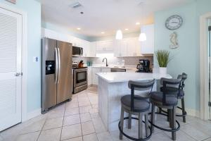 Phoenix VI 61108 condo