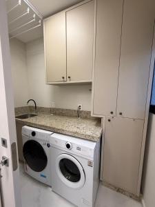 New and Beautiful Apartment! Close to the Sea and Shopping!
