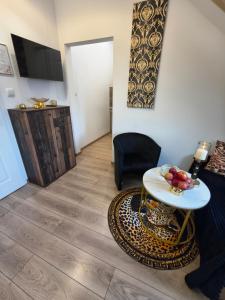 Apt FIONA1 Centrum700m Parking Bezpłatny Monitorowany Salon TV Sypialnia TV Kuchnia Łazienka Rekuperacja