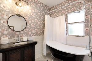 Cruise the waterways from your backyard