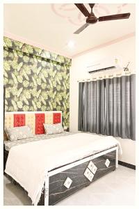 Premium Hotel Shiv Sagar#Best Facility#Perfect Location Near Railway station