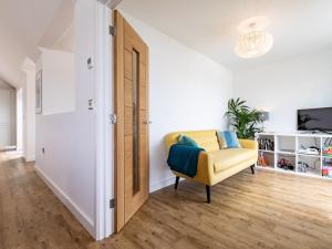 4 Bed in Westward Ho 74128