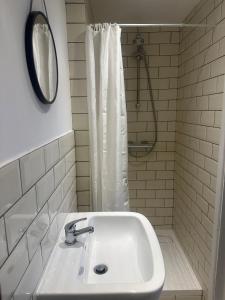 2 bedroom short stay apartment in Bolton town centre