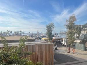 Appartement neuf - Vue Port - Parking - Clim - À pied de tout