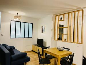 LÉcrin - 2 Bedrooms - Large free parking & Close to Tram