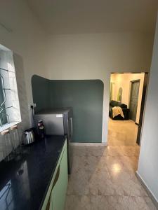 Cozy & Modern 2BHK W Pool-5 mins to Vagator Beach