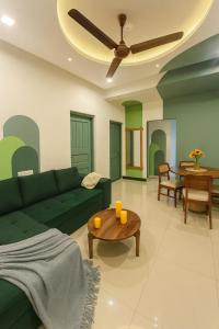 Cozy & Modern 2BHK W Pool-5 mins to Vagator Beach