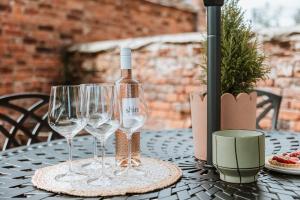 Little Whitley - Luxury Country Cottage