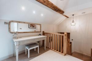 Little Whitley - Luxury Country Cottage