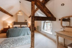 Little Whitley - Luxury Country Cottage