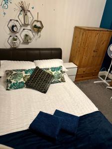 SIRIUS A INN - Cowsley Rd - 3 Bed House