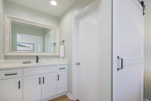 Phoenix VI 61115 condo