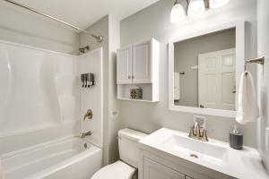 Georgia Getaway with 2-Story Dock By Lake Hartwell