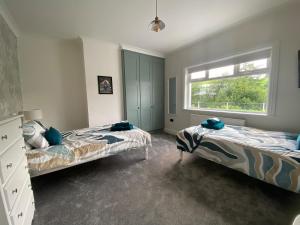 Luxurious & bright home for 6 Westport dogfriendly