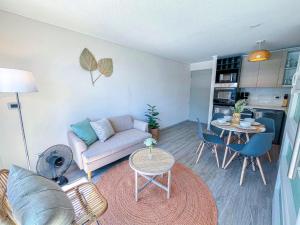 HOM I Wifi Parking AireAconGym Piscina SantaIsabel