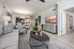 The Inn At Crystal Beach #307