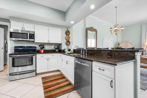 The Inn At Crystal Beach #210a