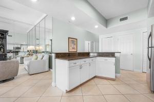 The Inn At Crystal Beach #210a