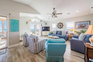 Bali Hai - Kitty Hawk MP 3, 50 Yards to Beach, Breathtaking Views, Open Decks