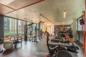 Acomodações modernas em prédio c piscina no coração de SP - YHEs