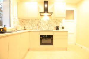 Luxe Neuf - 4mn à pied Gare RER B Arcueil Cachan - 10mn Paris RERB - Parking Gratuit - AC - Climatisation - Netflix inclus - From 1 to 6 guests