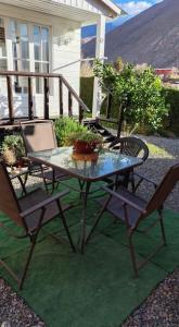 Valle de Elqui Horcon , Hermosa cabaña equipada para 2 personas max 3 a 5 minutos del Rio Estero Derecho con pozones con acceso liberado excelente ubicación en el pueblo cerca de negocios, botillerias y paradero