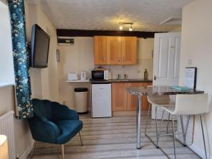 Little Park Holiday Homes Self Catering Cottages 1 & 2 bedrooms available close to Tutbury Castle