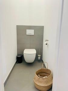 Practical one bedroom flat with terrace and parking